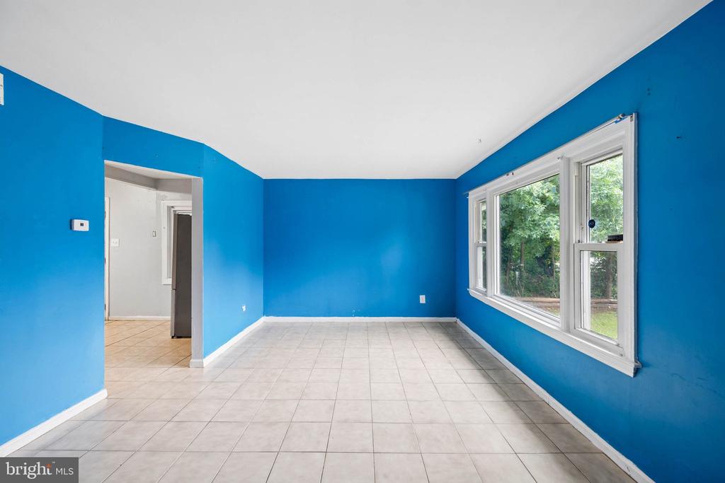 4815 TRENTON ROAD