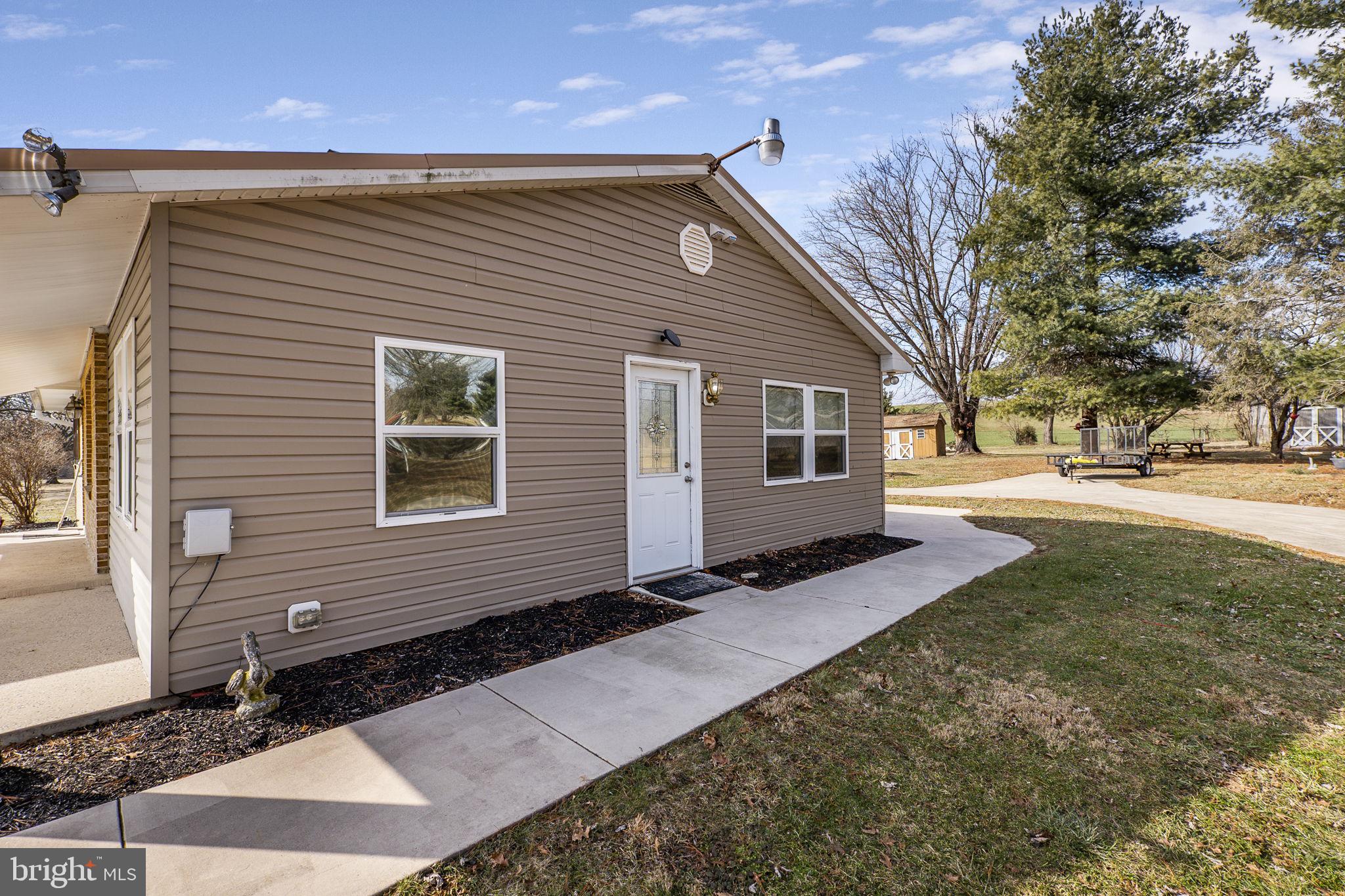 8812 MAPLEVILLE ROAD