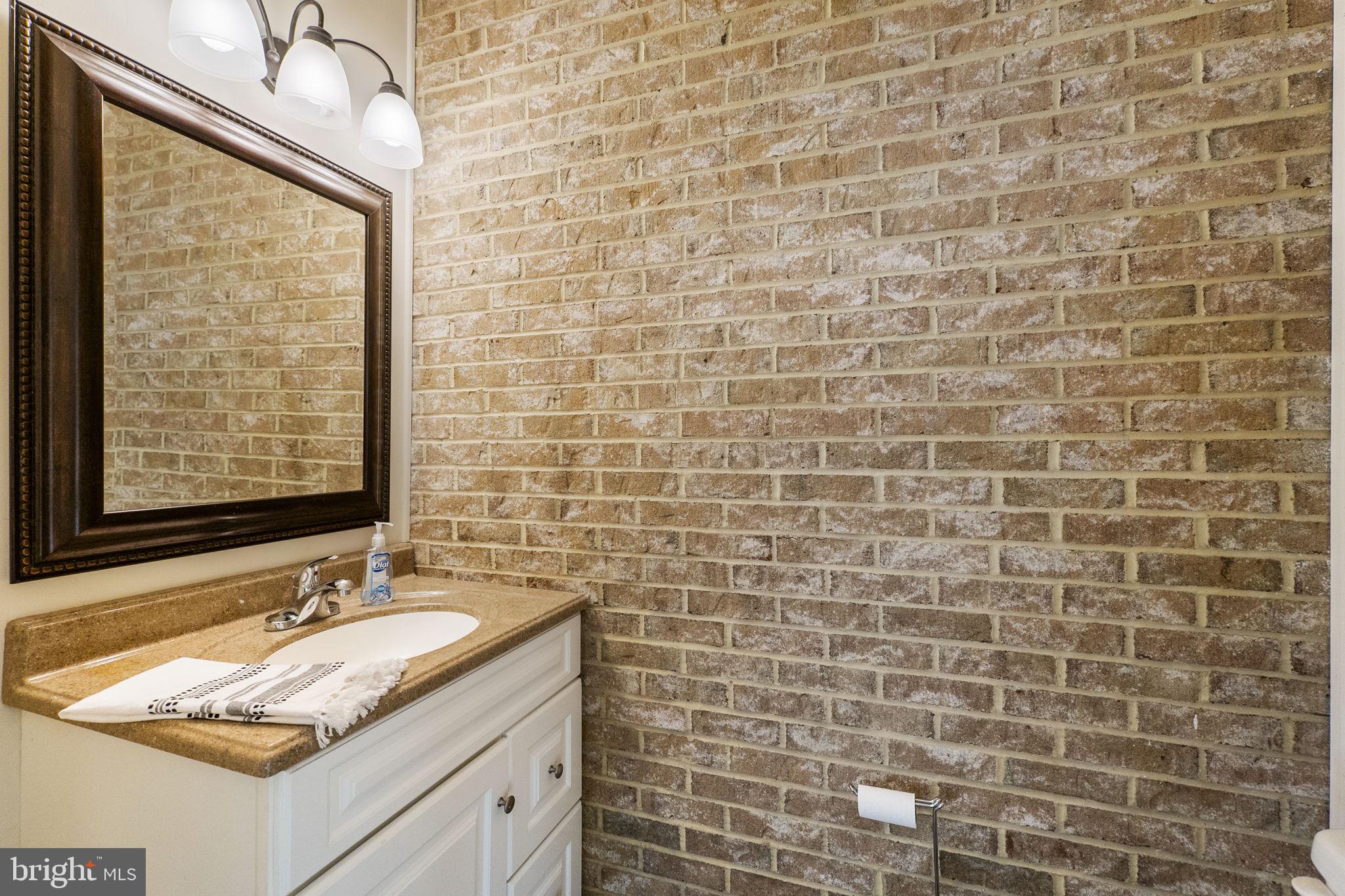 8812 MAPLEVILLE ROAD