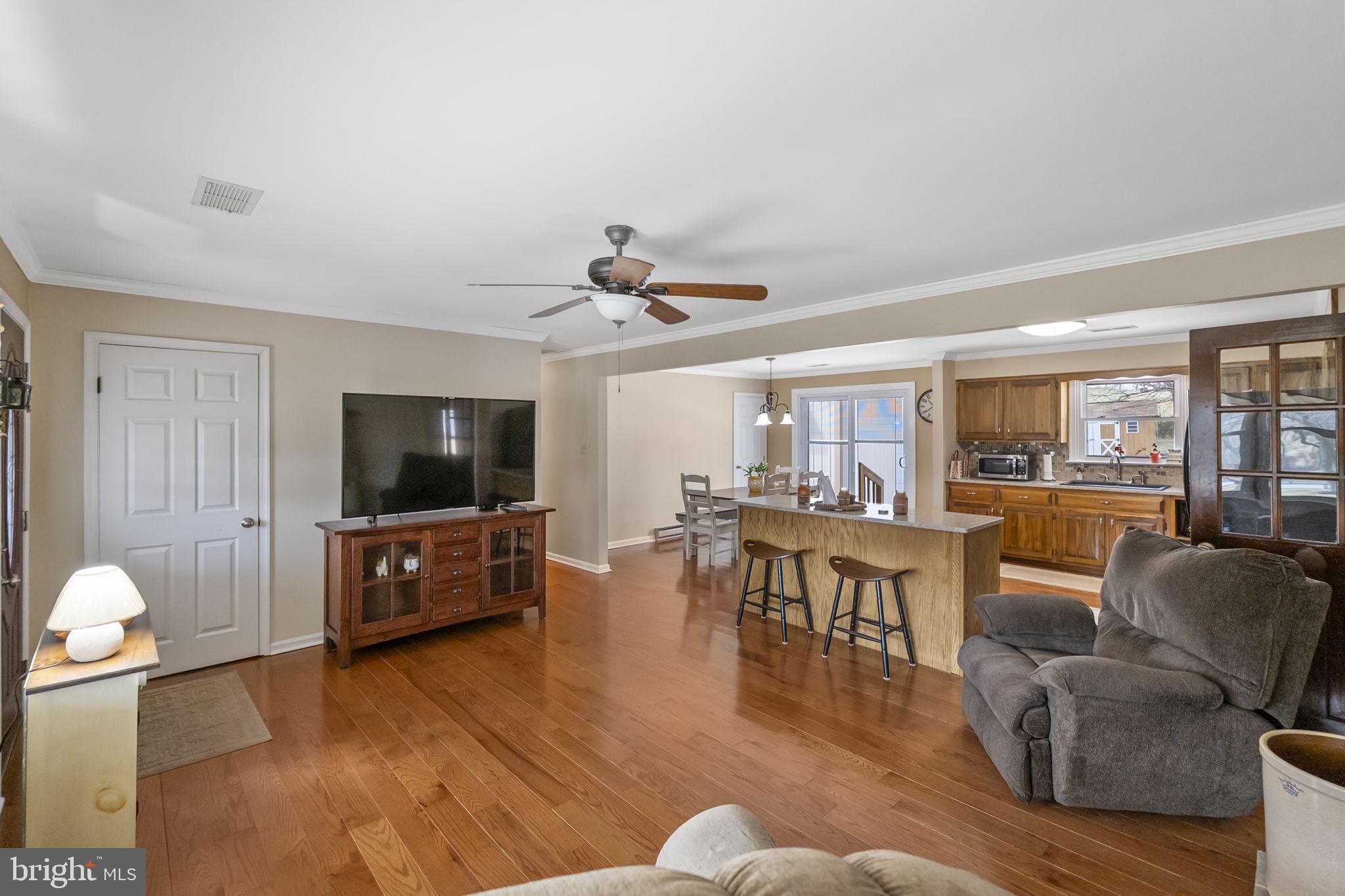 8812 MAPLEVILLE ROAD