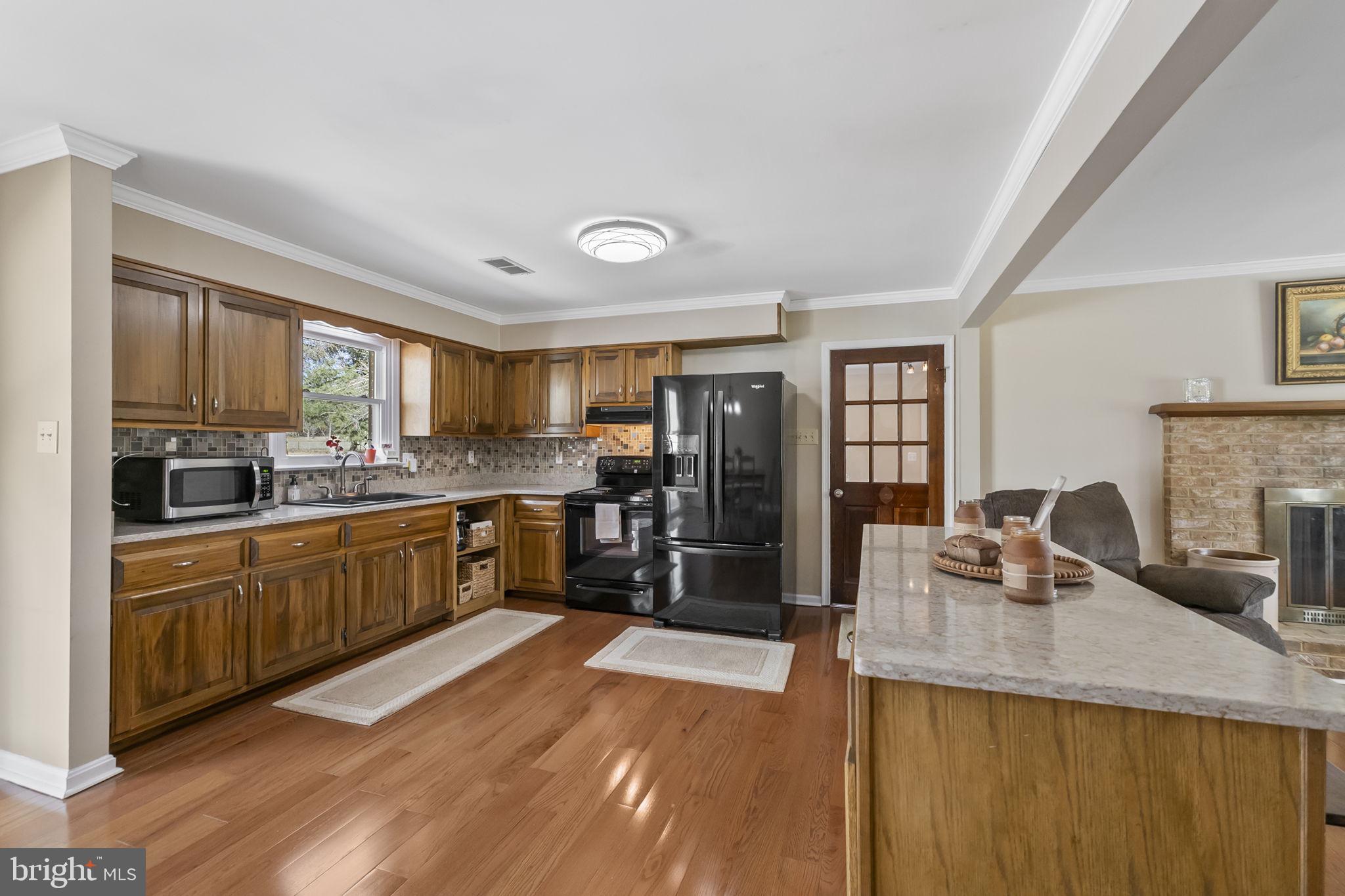 8812 MAPLEVILLE ROAD