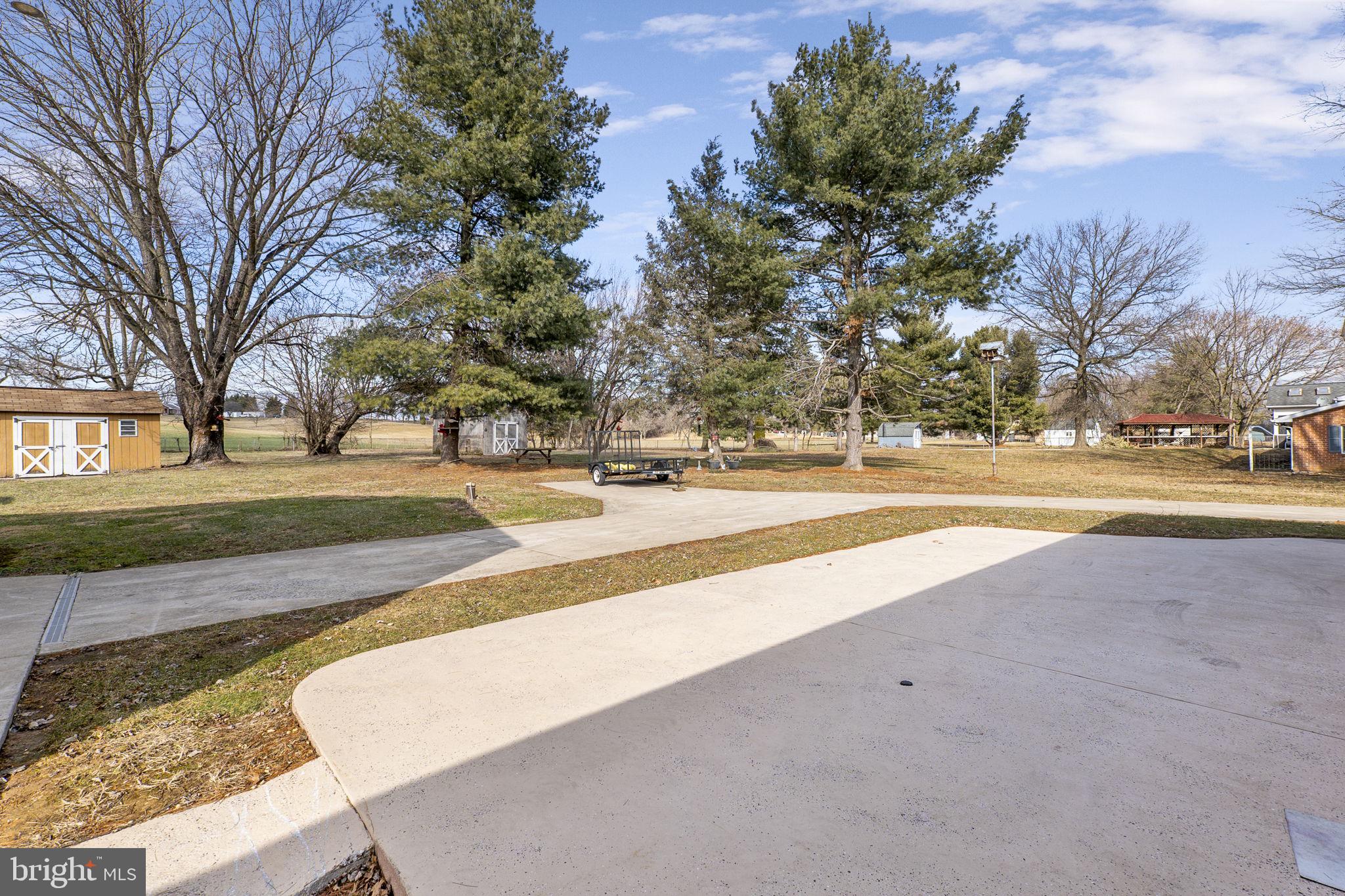 8812 MAPLEVILLE ROAD