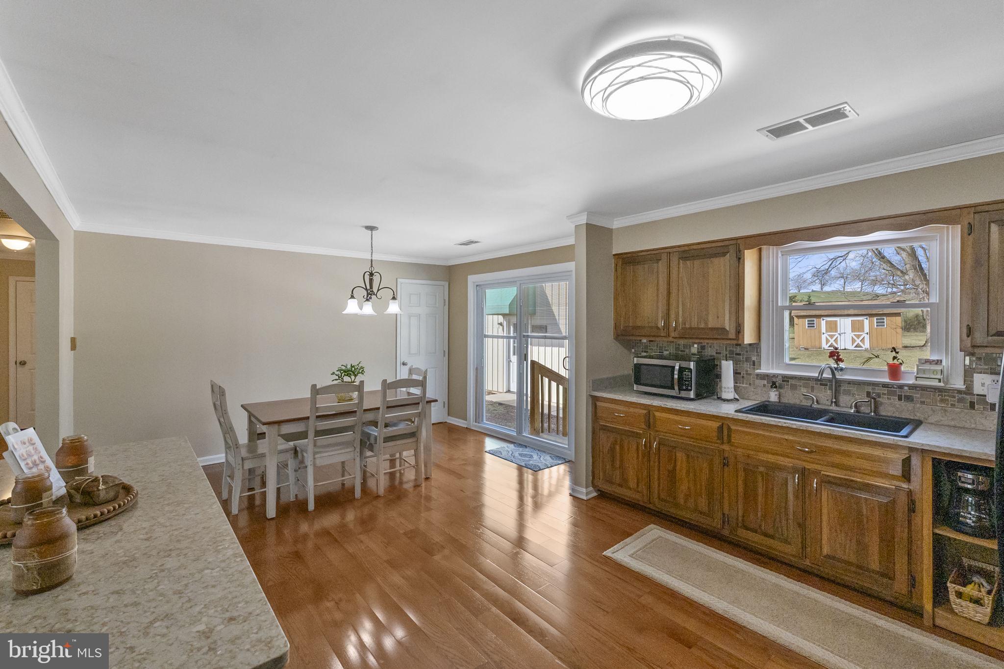 8812 MAPLEVILLE ROAD