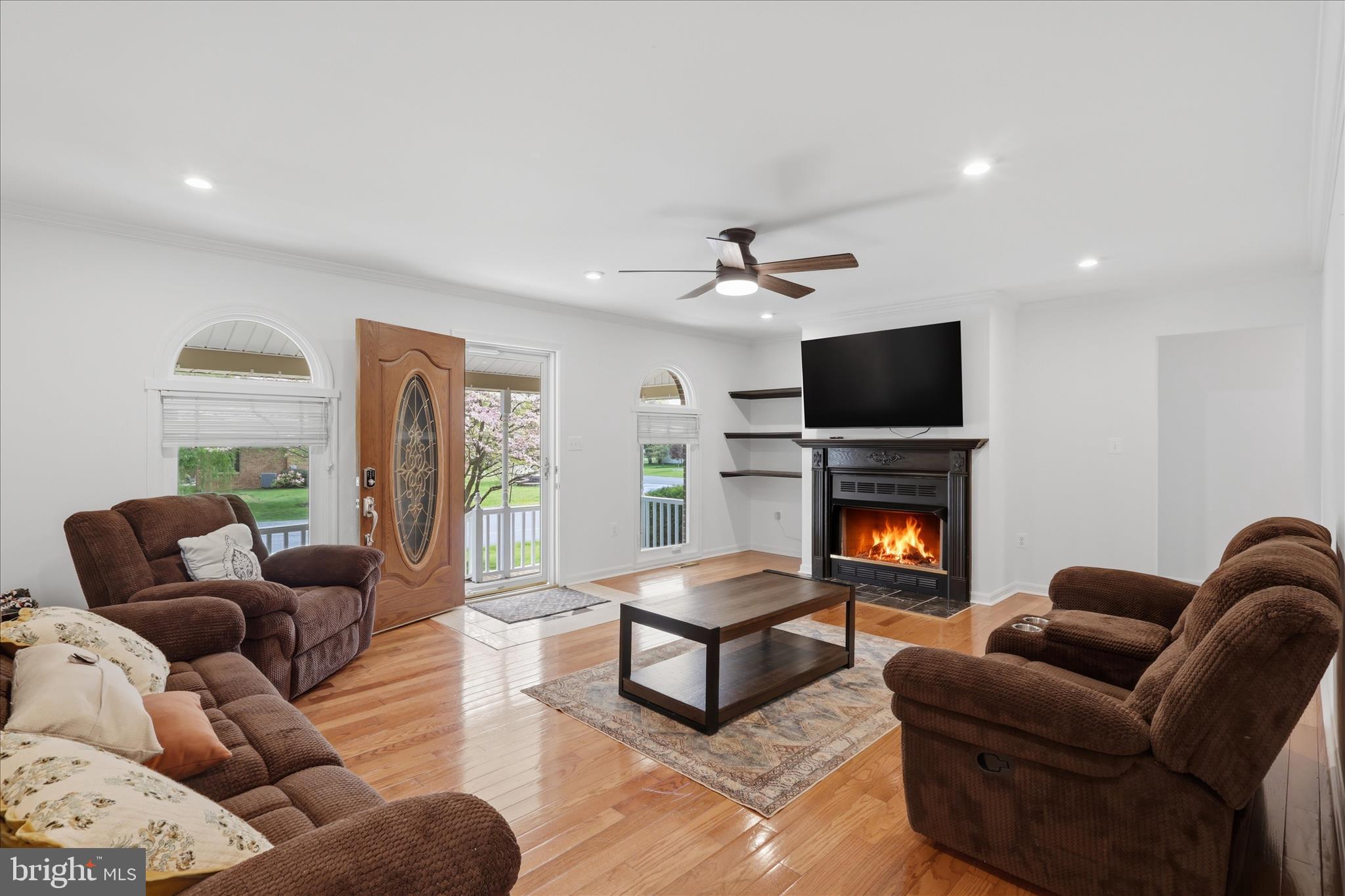 1813 WINSTON DRIVE