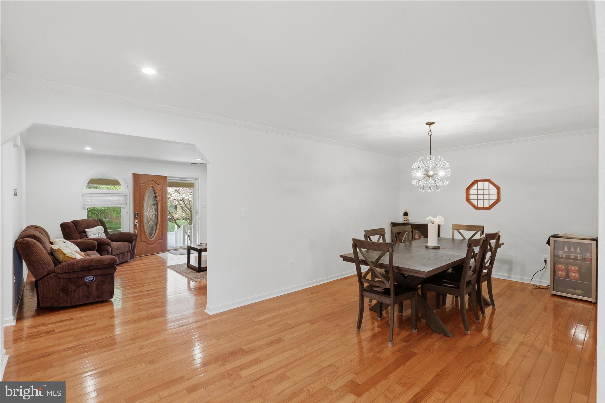 1813 WINSTON DRIVE