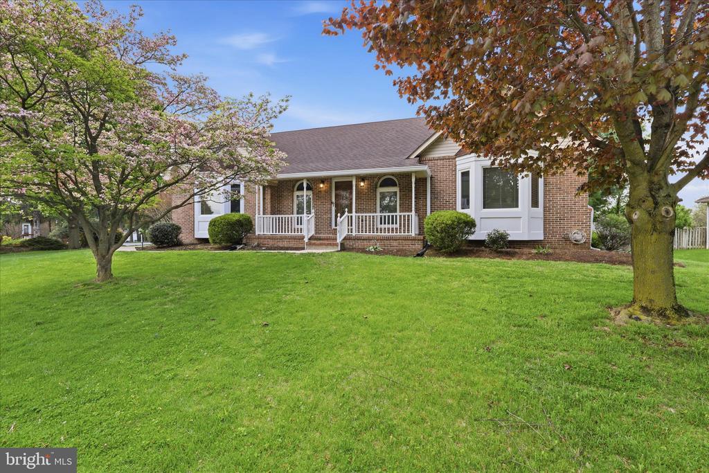 1813 WINSTON DRIVE