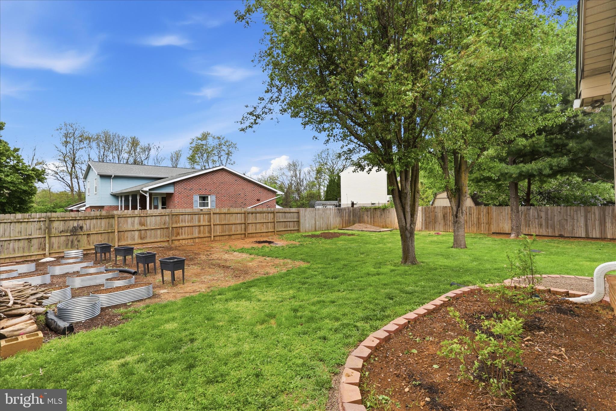 1813 WINSTON DRIVE