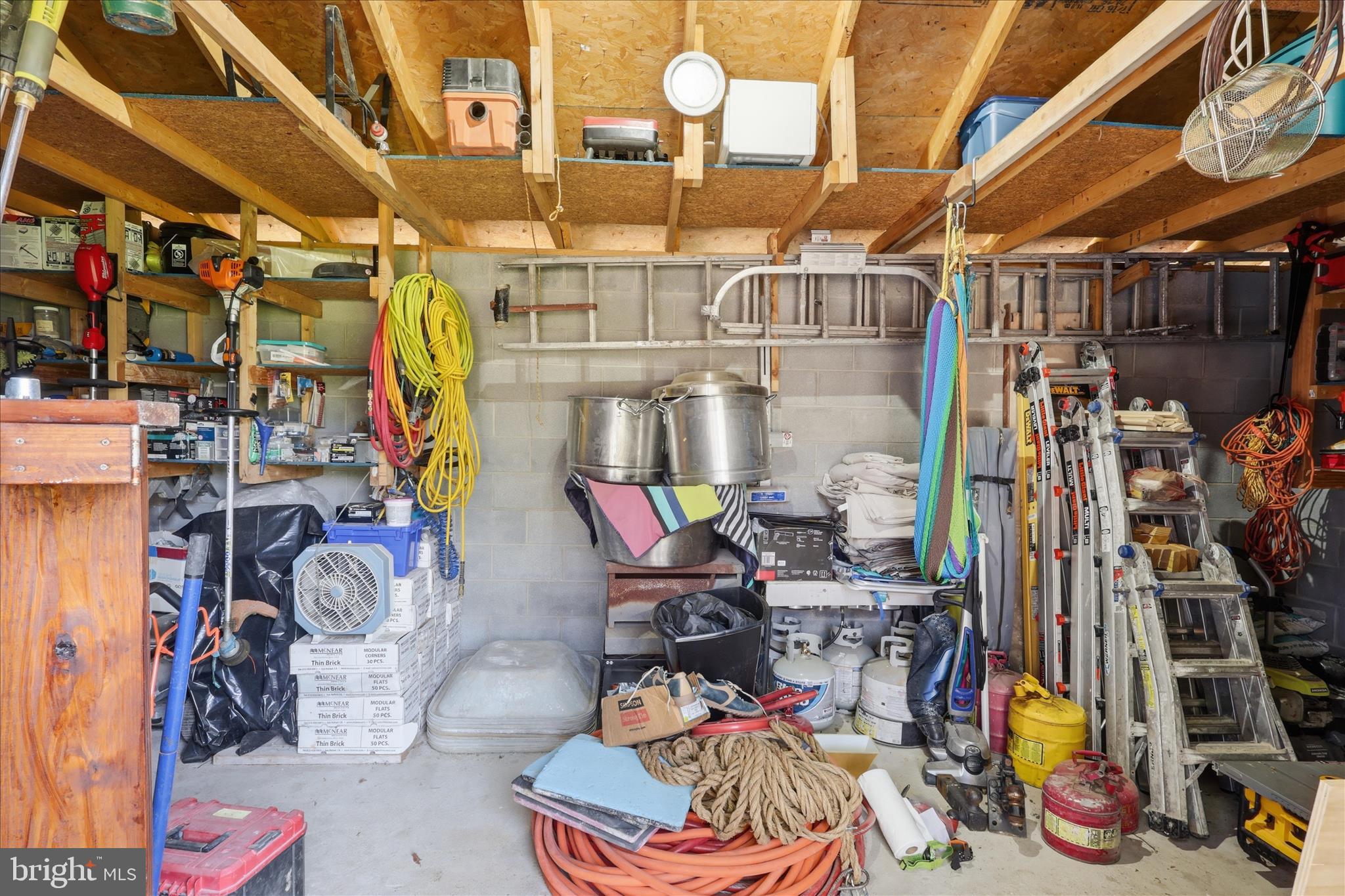 1112 FAIRVIEW ROAD