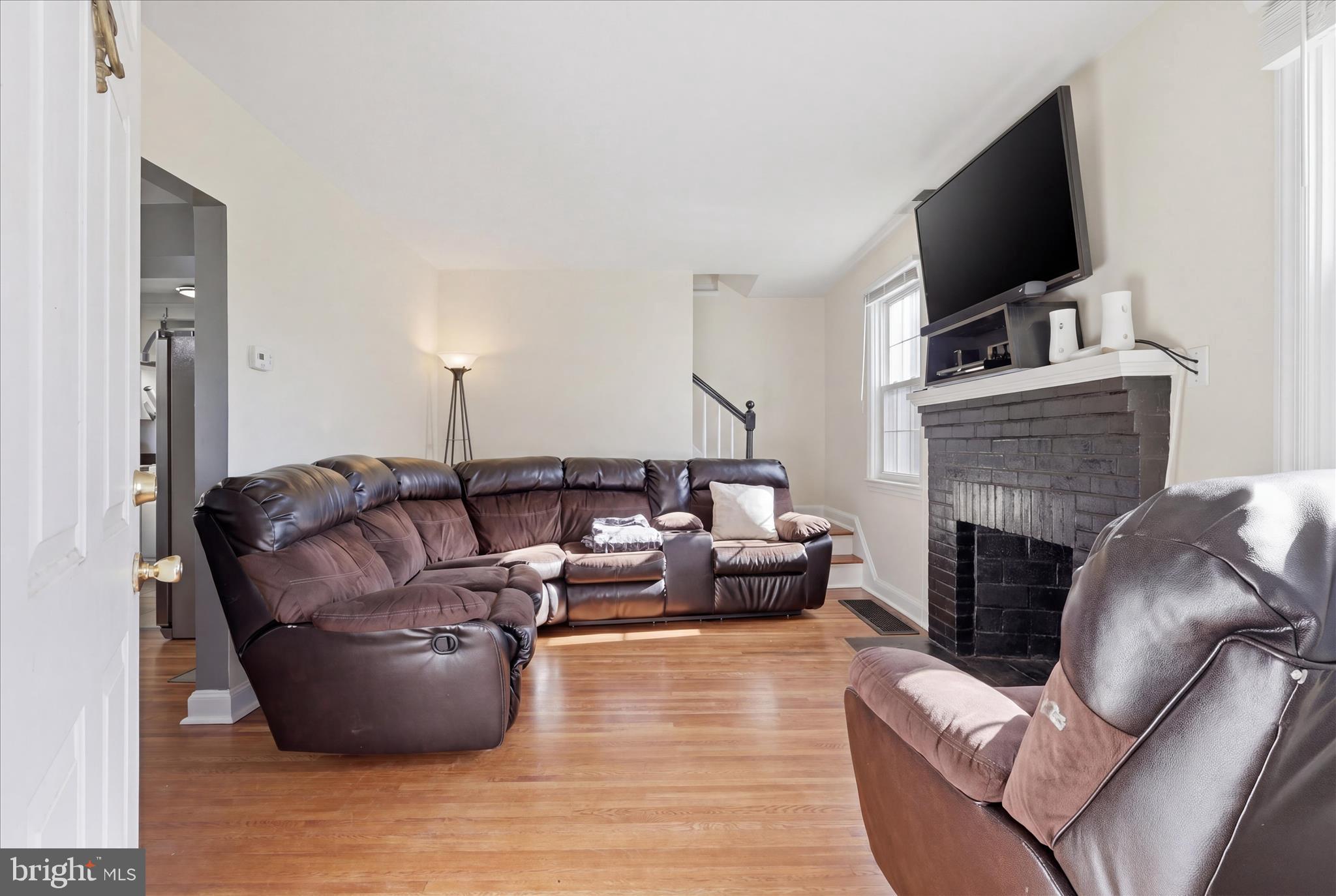 1112 FAIRVIEW ROAD