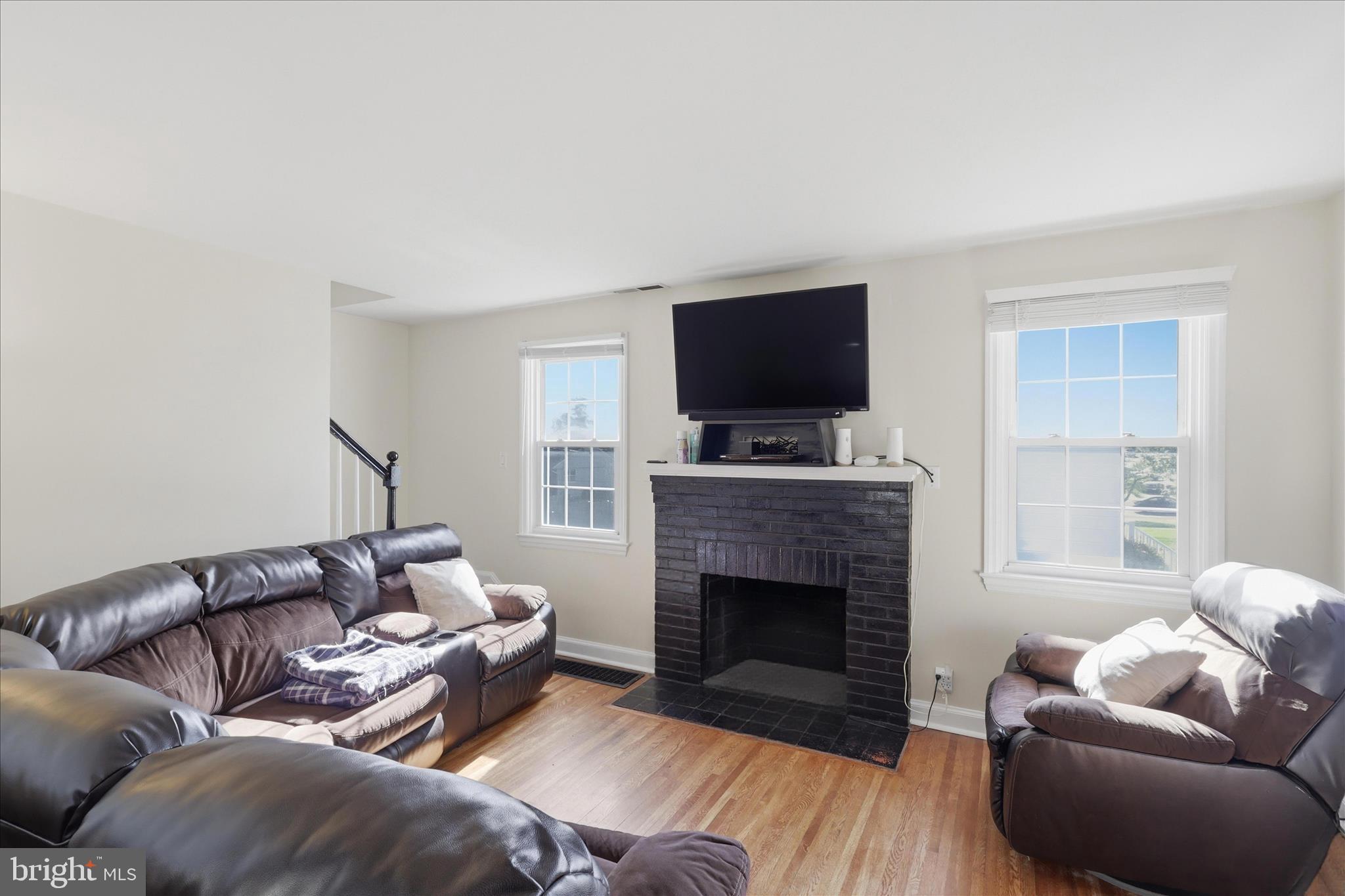 1112 FAIRVIEW ROAD