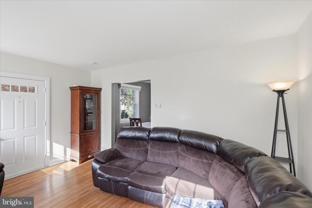 1112 FAIRVIEW ROAD