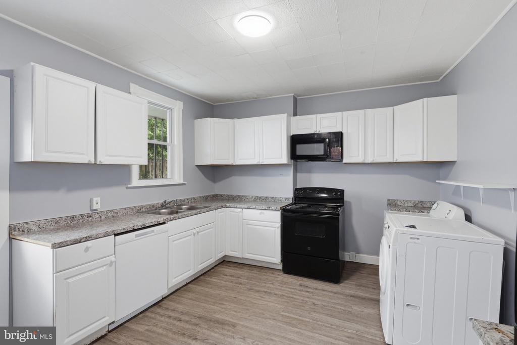 845-847 W WASHINGTON STREET