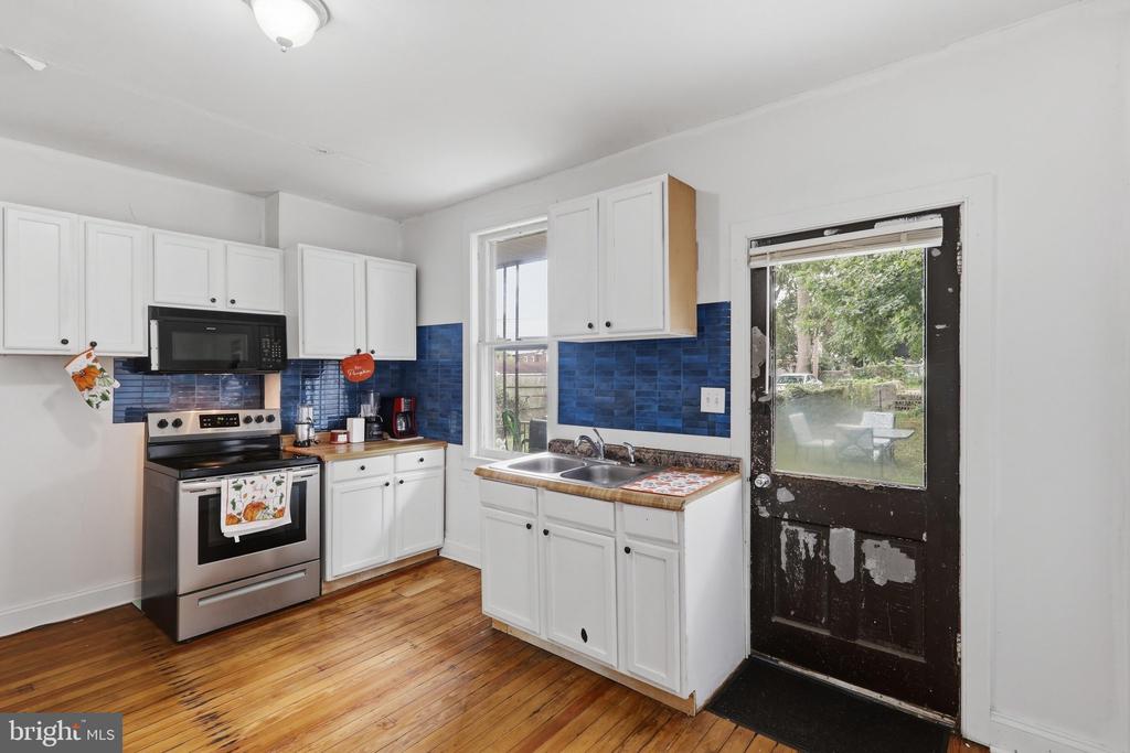 845-847 W WASHINGTON STREET