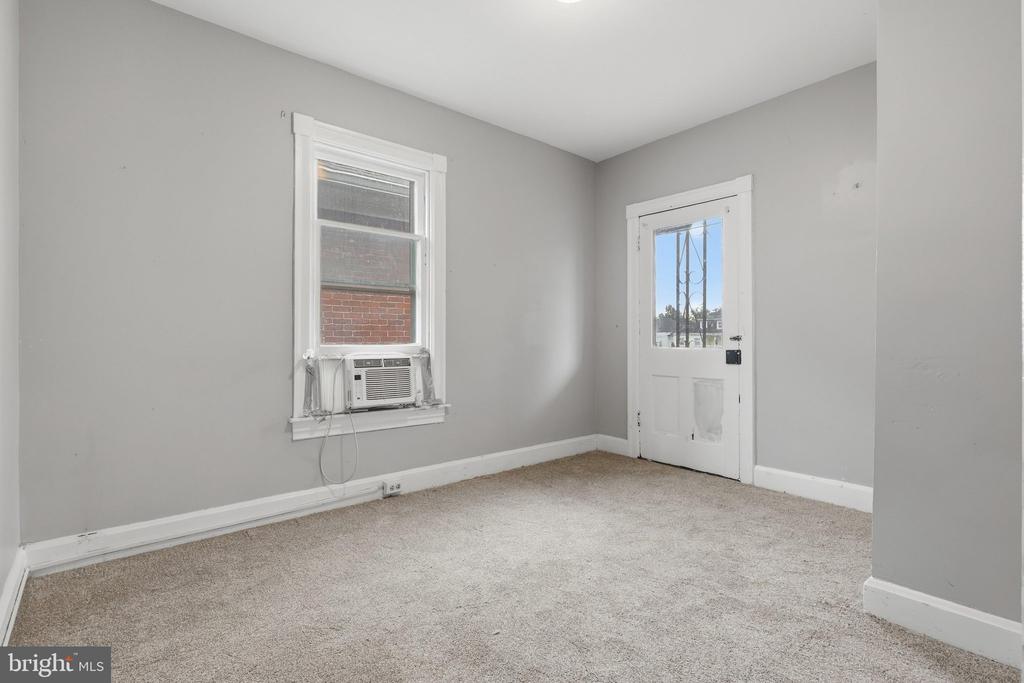 845-847 W WASHINGTON STREET