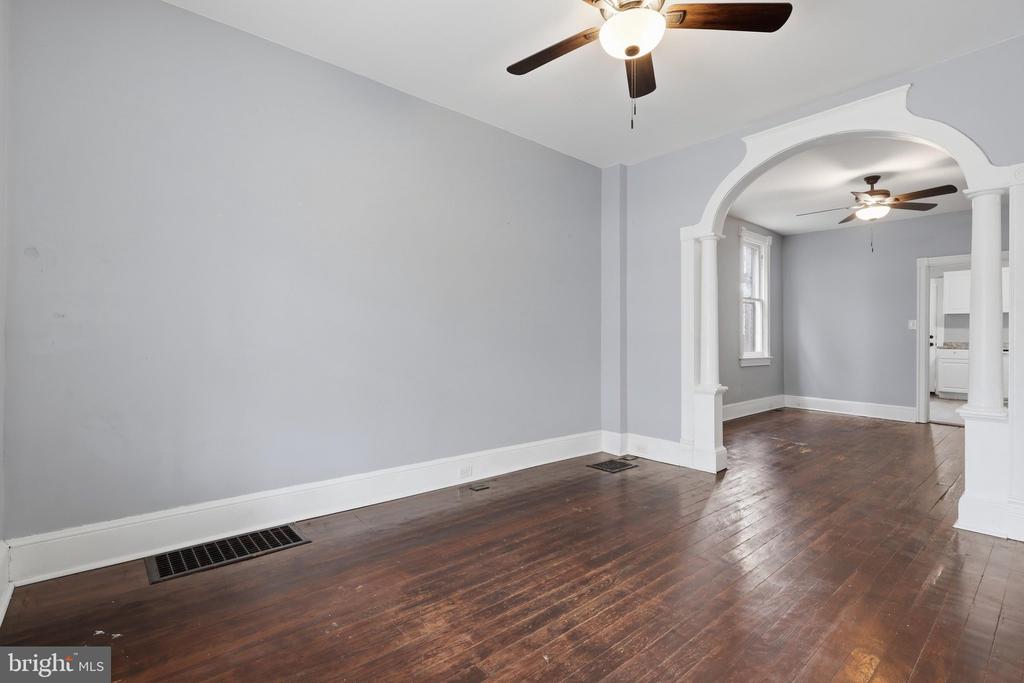 845-847 W WASHINGTON STREET