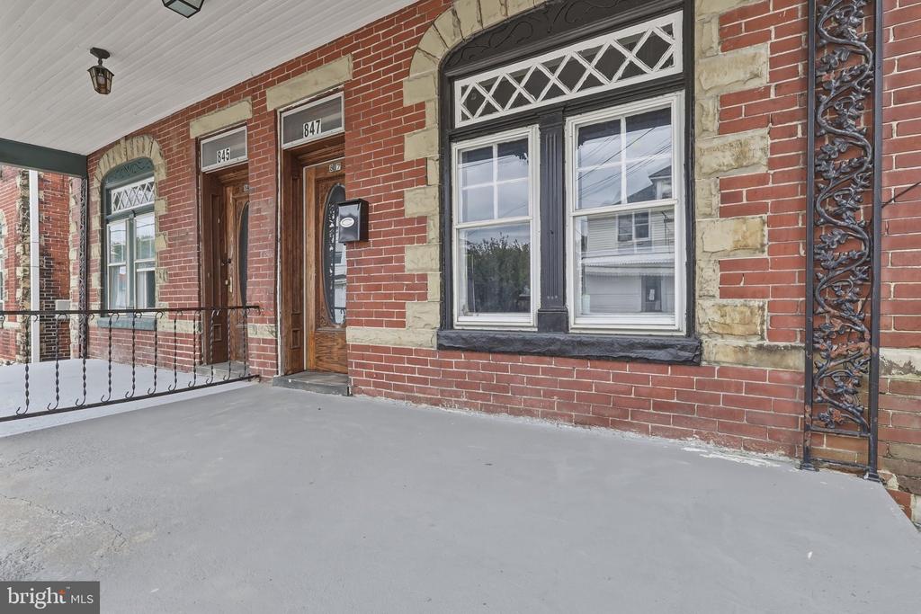 845-847 W WASHINGTON STREET