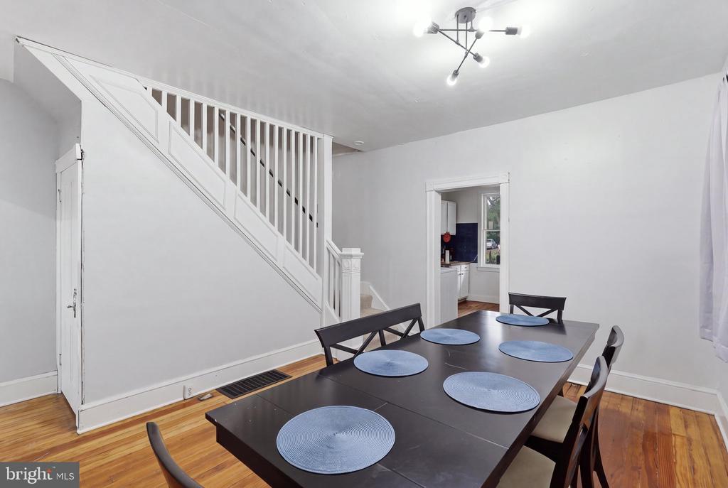 845-847 W WASHINGTON STREET