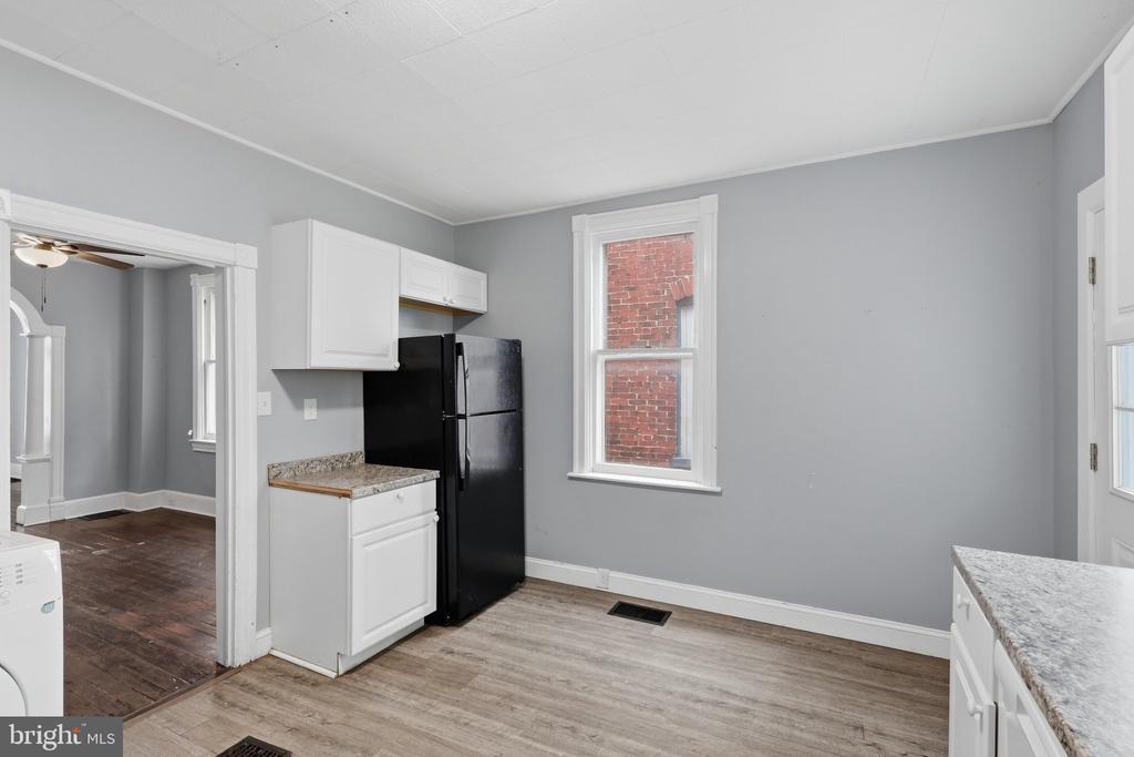 845-847 W WASHINGTON STREET