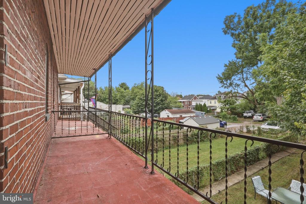 845-847 W WASHINGTON STREET