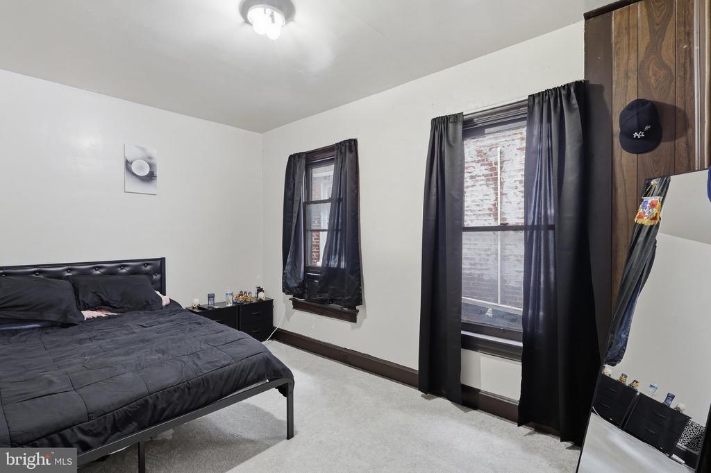 845-847 W WASHINGTON STREET
