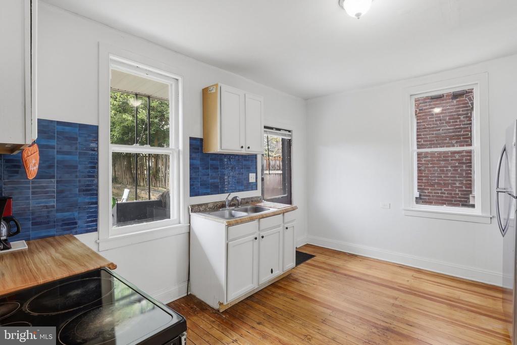 845-847 W WASHINGTON STREET