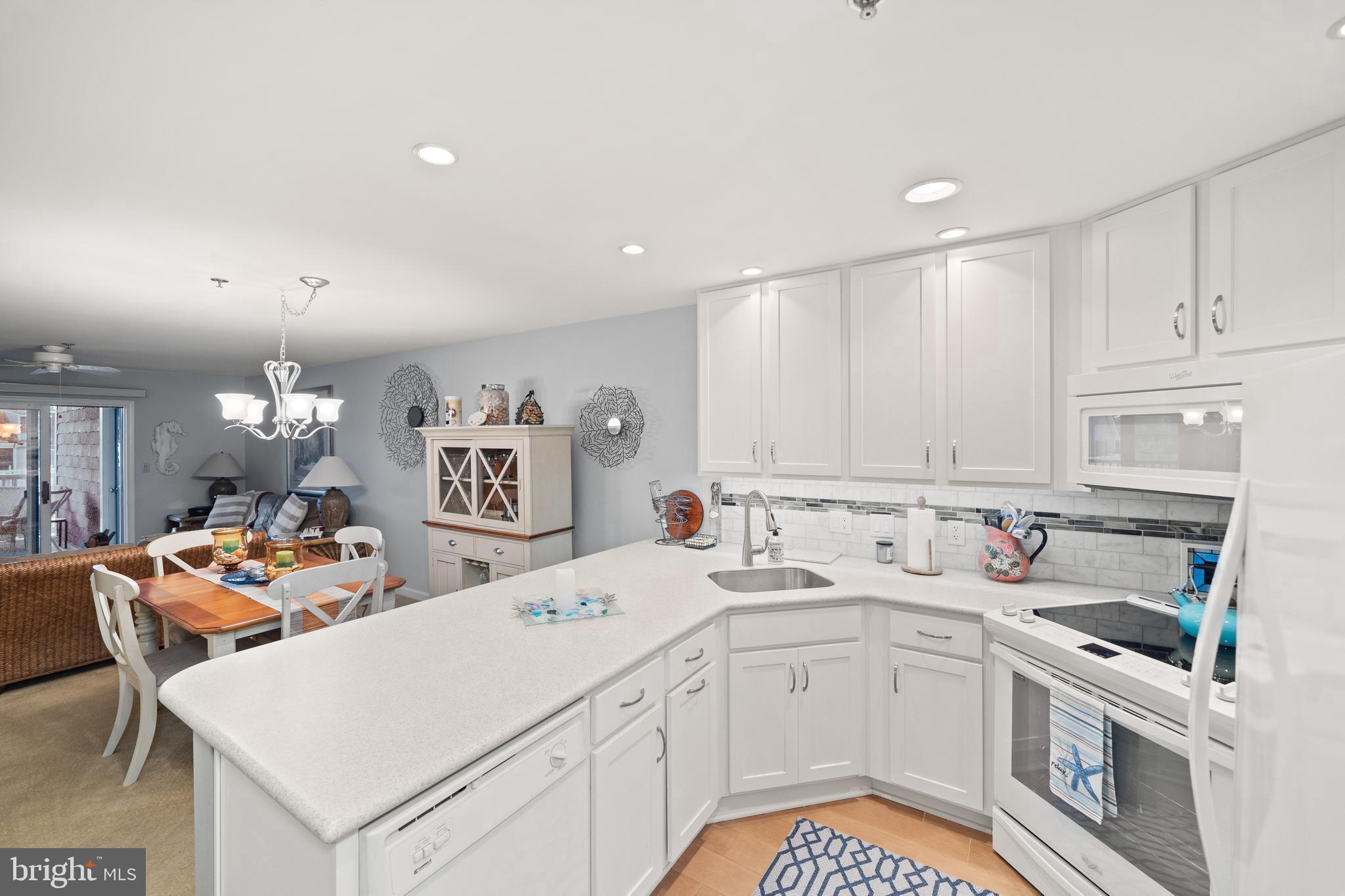 201 S HERON DRIVE A 7