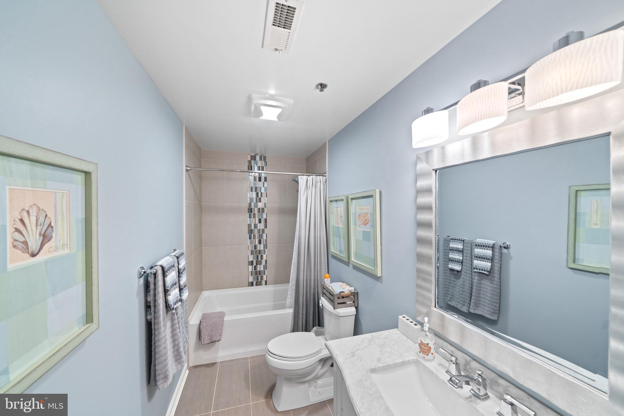 201 S HERON DRIVE A 7