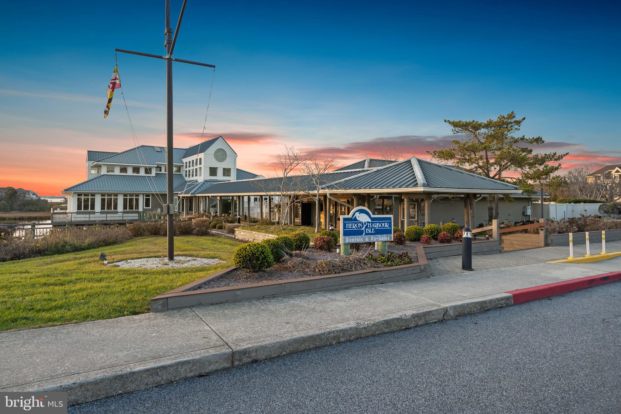 201 S HERON DRIVE A 7