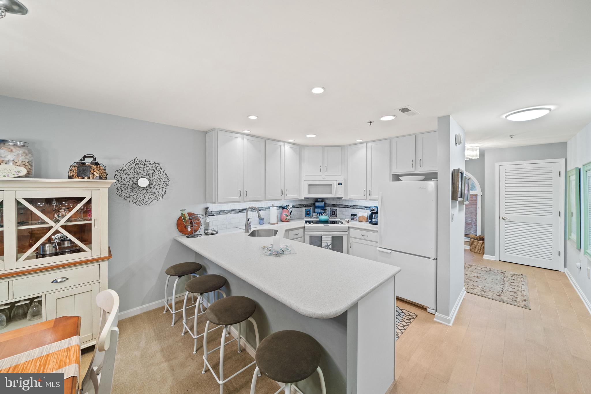 201 S HERON DRIVE A 7