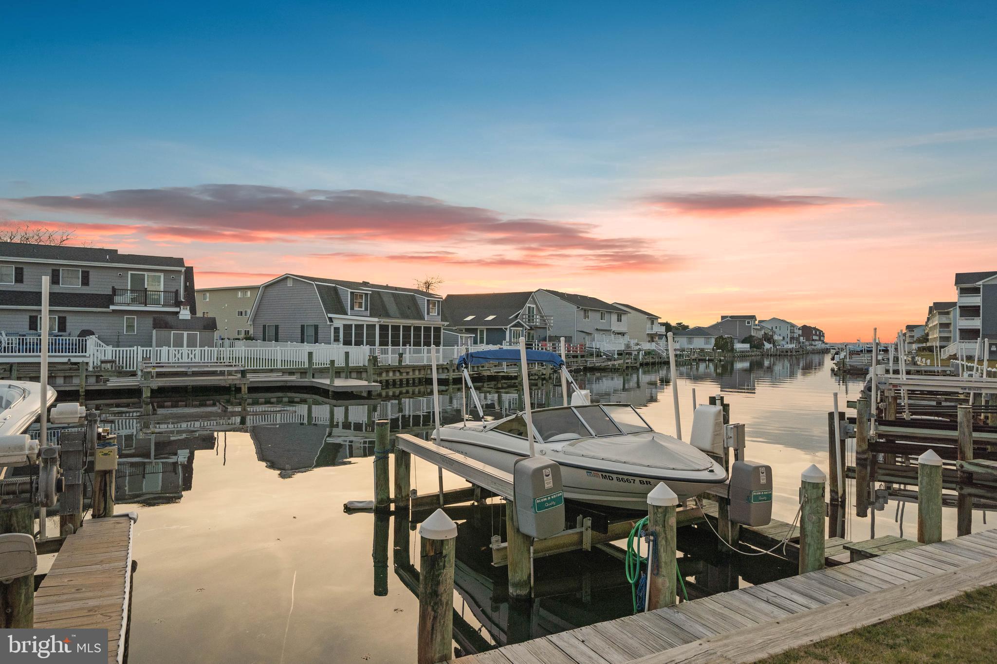 201 S HERON DRIVE A 7