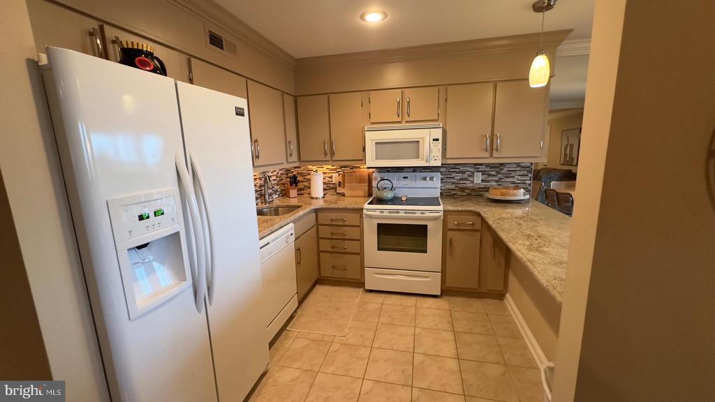 119 OLD LANDING ROAD E203
