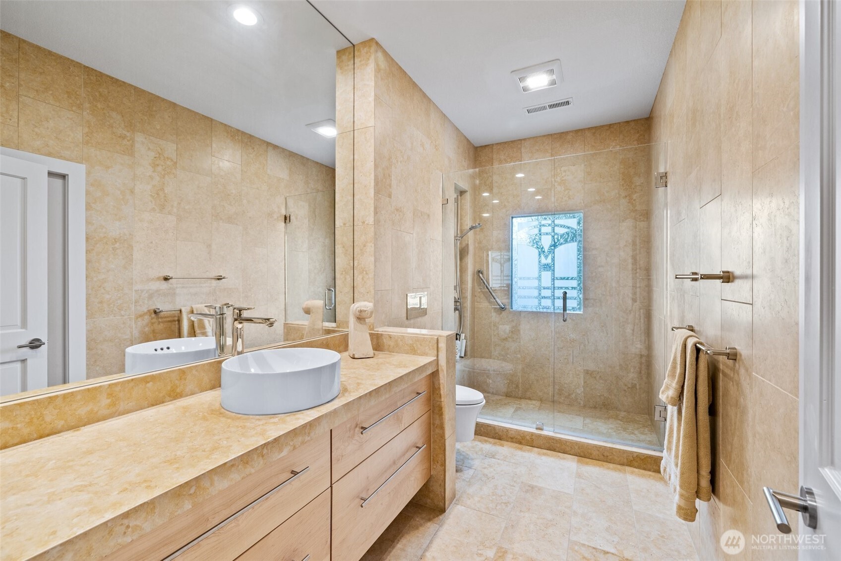 7221 Soundview Drive Unit: 301