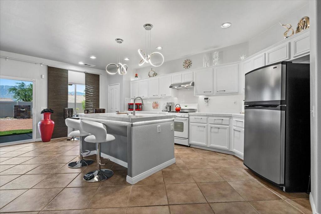 64073 Olympic Mountain Avenue