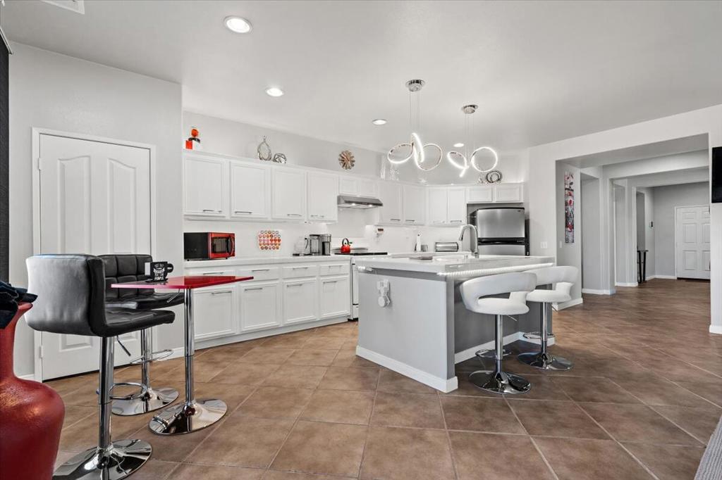 64073 Olympic Mountain Avenue