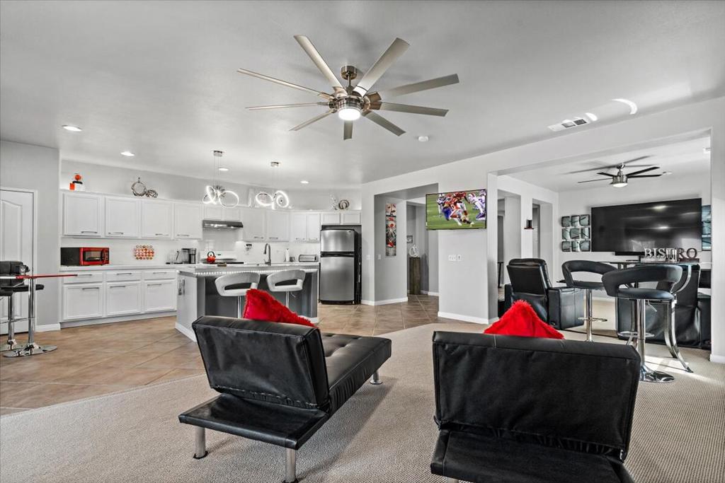 64073 Olympic Mountain Avenue