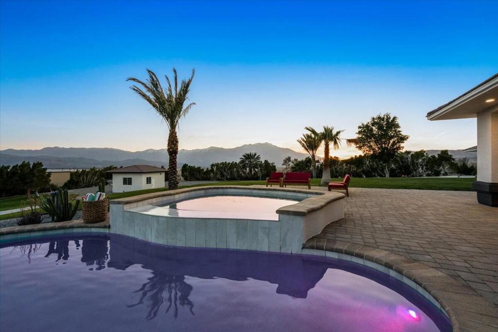 28225 Via Las Palmas