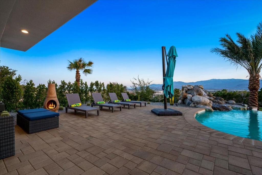 28225 Via Las Palmas