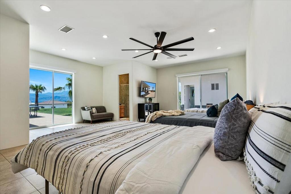 28225 Via Las Palmas