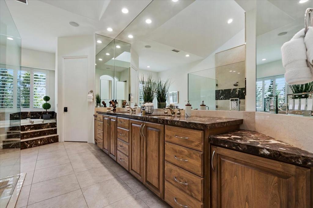 28225 Via Las Palmas