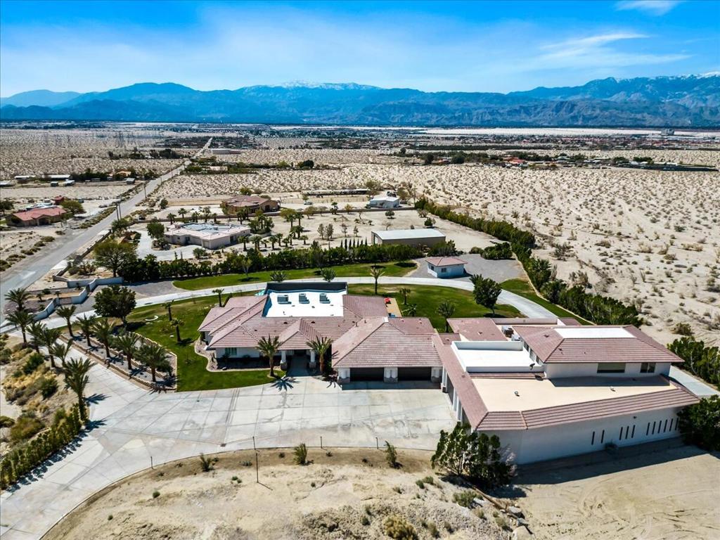 28225 Via Las Palmas