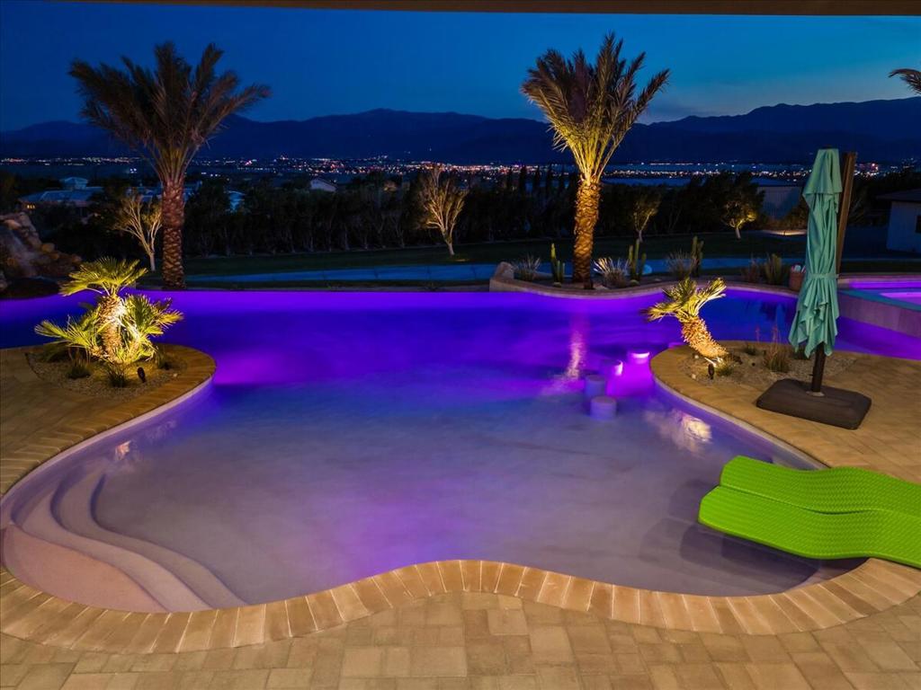 28225 Via Las Palmas