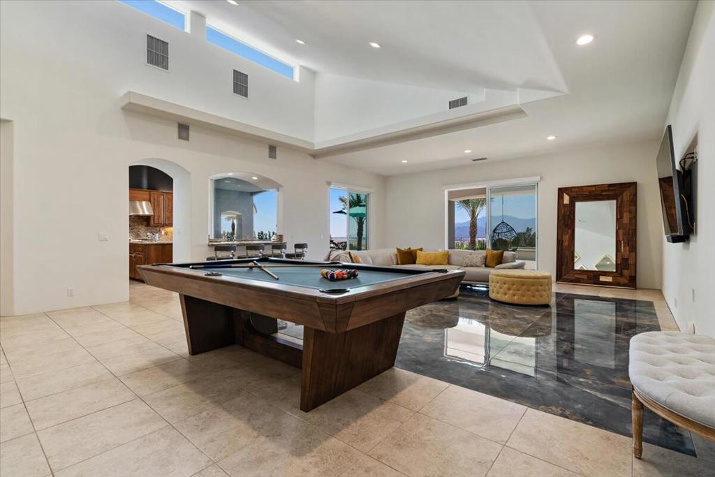 28225 Via Las Palmas