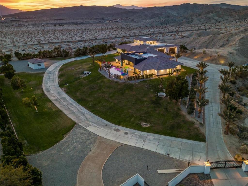 28225 Via Las Palmas