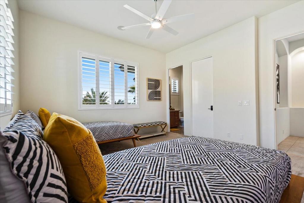 28225 Via Las Palmas