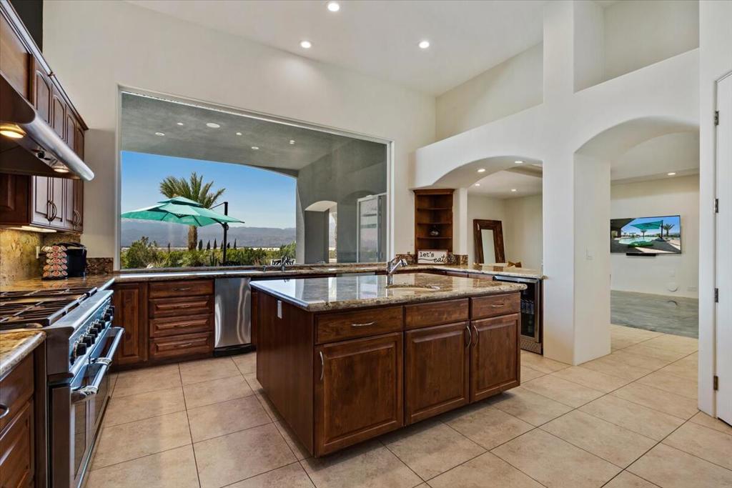 28225 Via Las Palmas