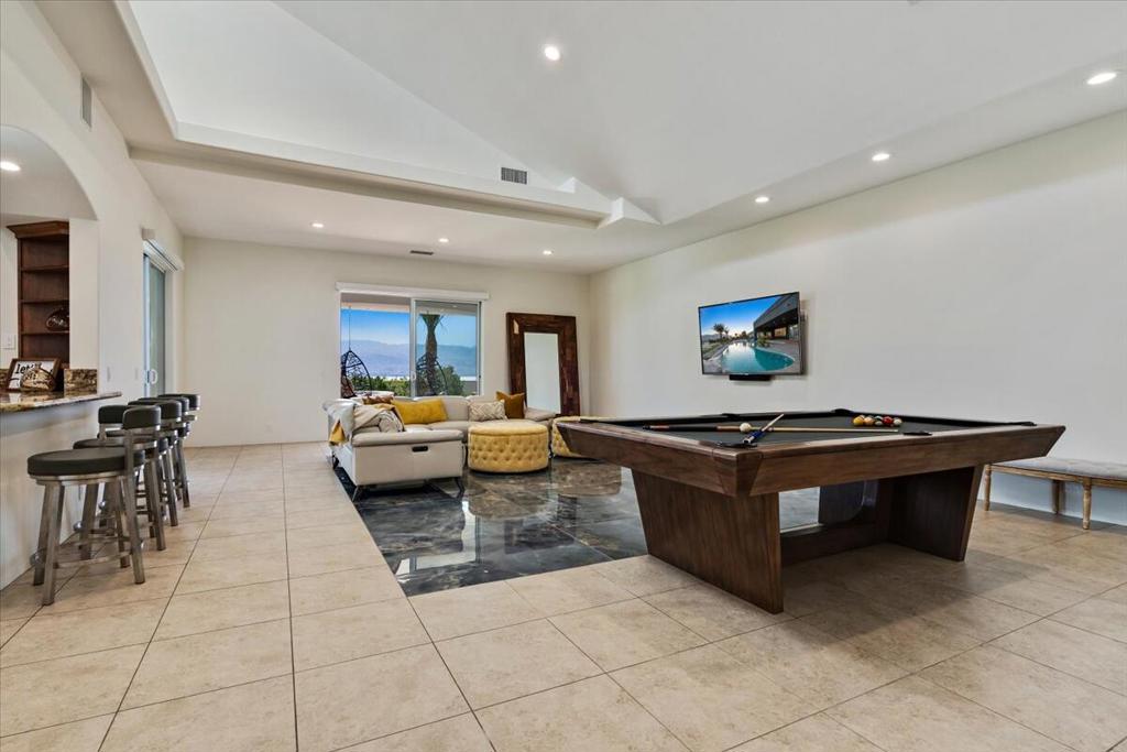 28225 Via Las Palmas