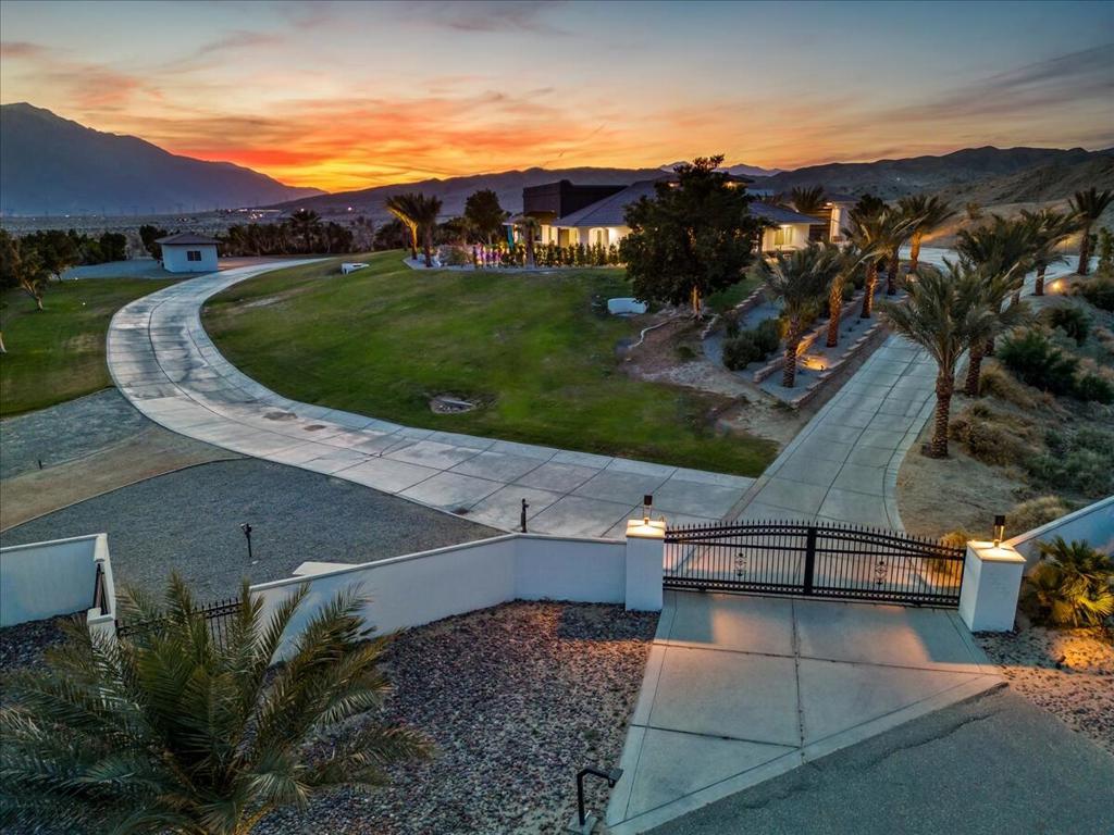 28225 Via Las Palmas