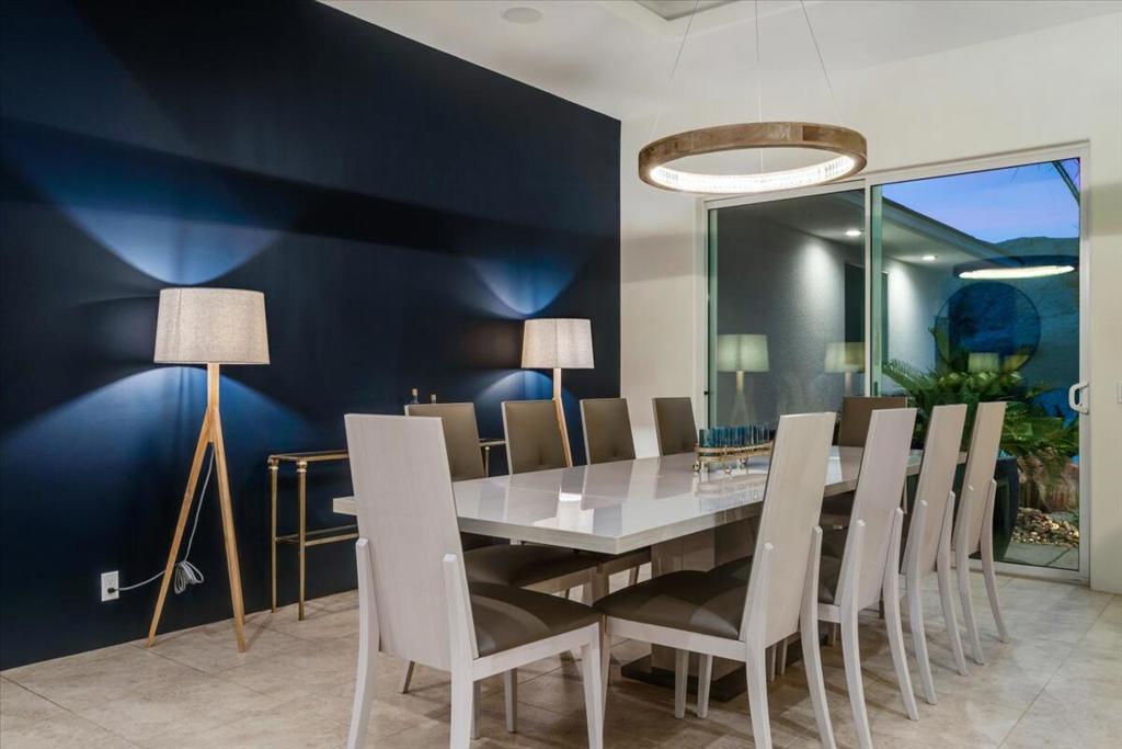 28225 Via Las Palmas