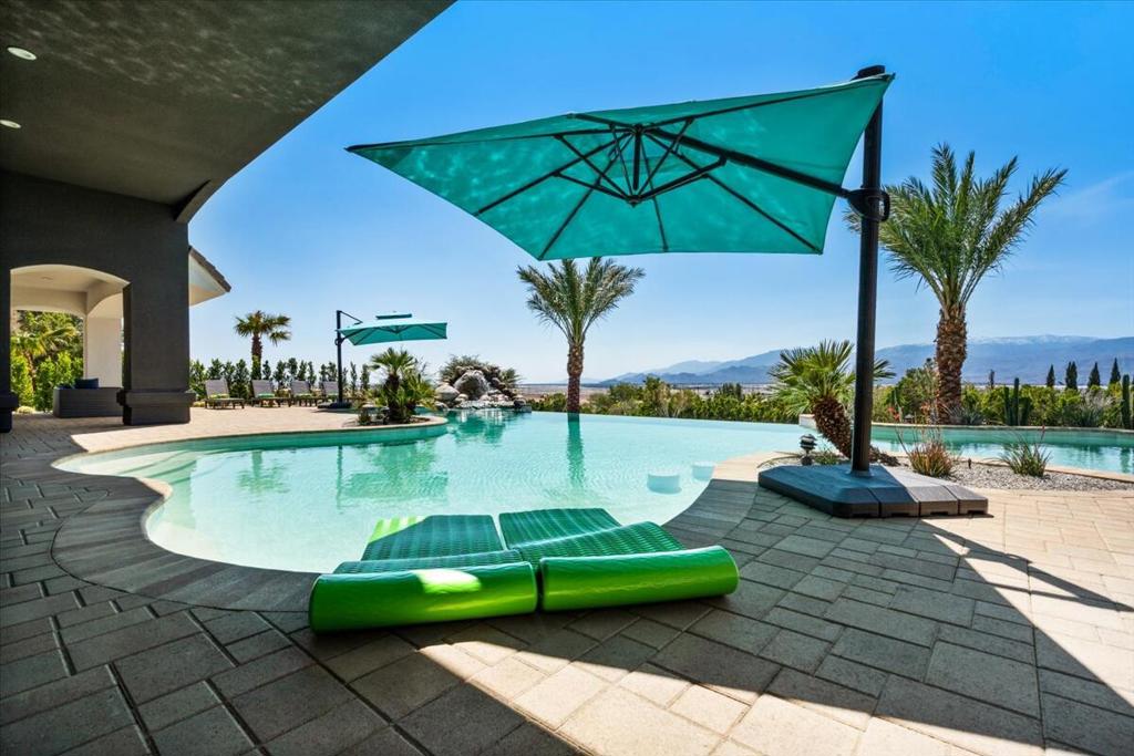 28225 Via Las Palmas