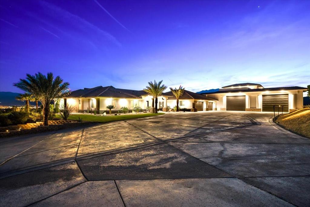 28225 Via Las Palmas